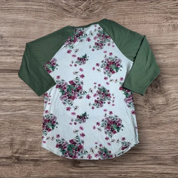 LuLaRoe 3/4 Sleeve Chic Floral Raglan Tunic - Green and Pink - Picture 3 of 9